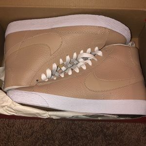 Nike Blazer Mid